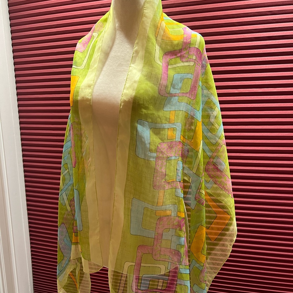 Colorful Geometric scarf - Picture 3 of 3